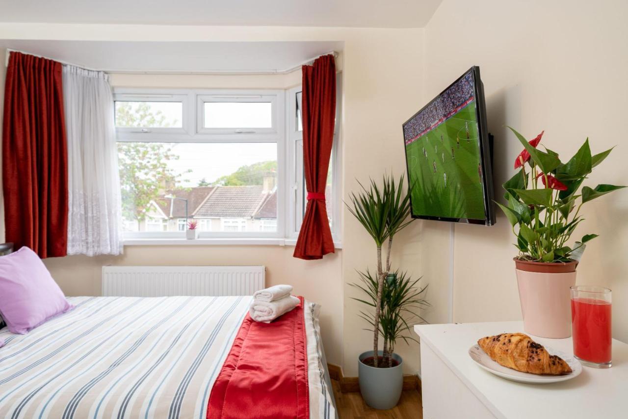 F4 Modern Double Room London Exterior photo